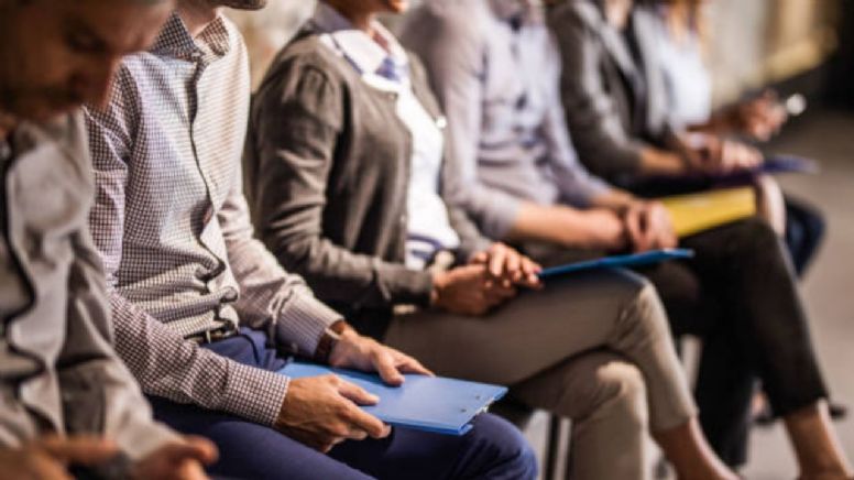 Cómo asistir a una Feria de Empleo para conseguir trabajo rápido antes del 28 de noviembre