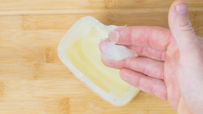 Cómo utilizar la vaselina para tener piel de porcelana y verte más joven en menos de 1 semana