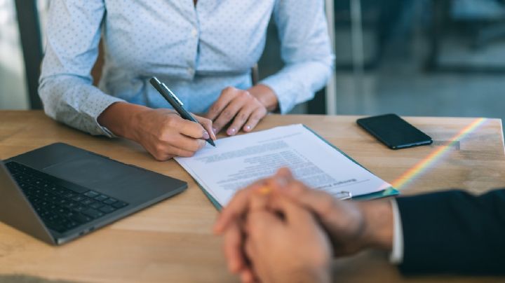 Estos son los 5 errores comunes que jamás debes cometer en una entrevista de trabajo, según especialistas