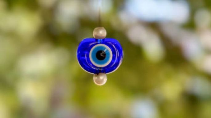 Conoce el profundo significado de usar un ojo turco azul