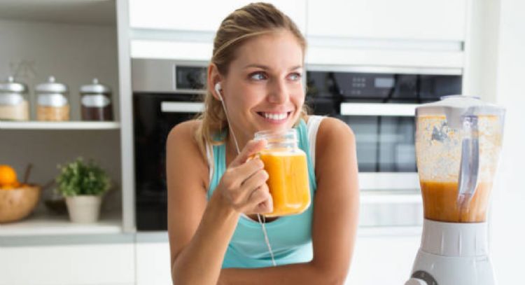 El batido de mango y jengibre que necesitas para empezar tu día lleno de energías, vitaminas y antio