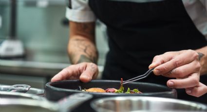 Toma asiento antes de conocer cuánto gana un cocinero colombiano en Alemania