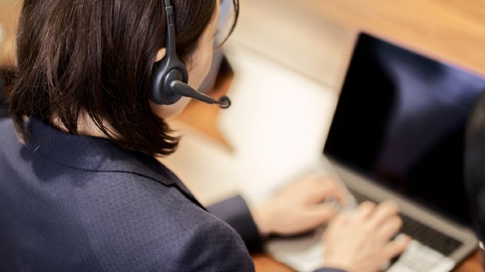 Toma aire antes de saber cuánto gana un Teleoperador Call Center en Colombia