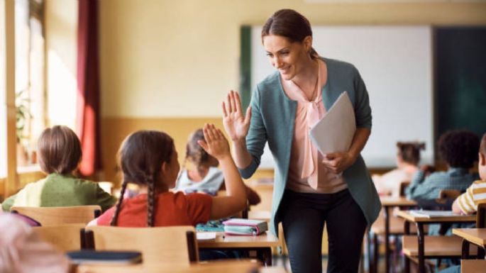 Toma asiento antes de conocer cuánto gana un docente del sector público con maestría en Colombia