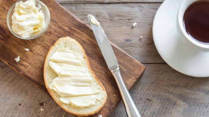 Toma asiento antes de conocer cuánto cuestan 4 cafés con leche y 4 panes con queso en el aeropuerto El Dorado