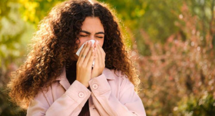 La fruta tropical que elimina parásitos, combate la diarrea y disminuye los estornudos