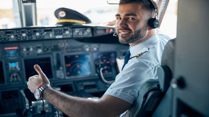 Toma asiento antes de conocer cuánto gana un Piloto de avión en Colombia