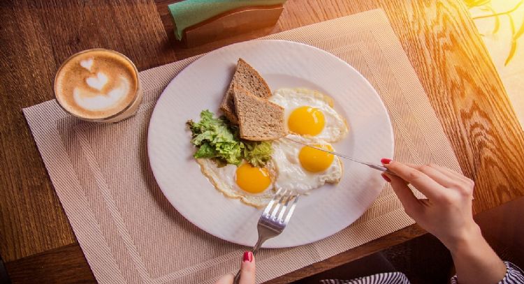 ¿Qué tan saludable es comer huevo de forma diaria?