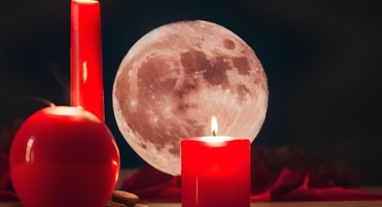 Luna de Lobo: cómo utilizar una vela roja para atraer el amor en la primera Luna Llena del 2025