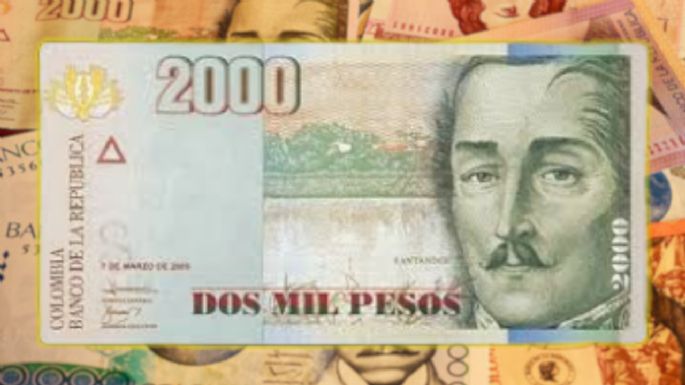 Entregan más de 100,000 pesos al afortunado propietario de este codiciado billete de 2000 pesos colombianos