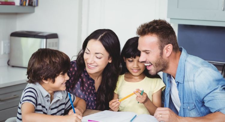 5 frases que indican que estás educando bien a tu hijo, según la psicología