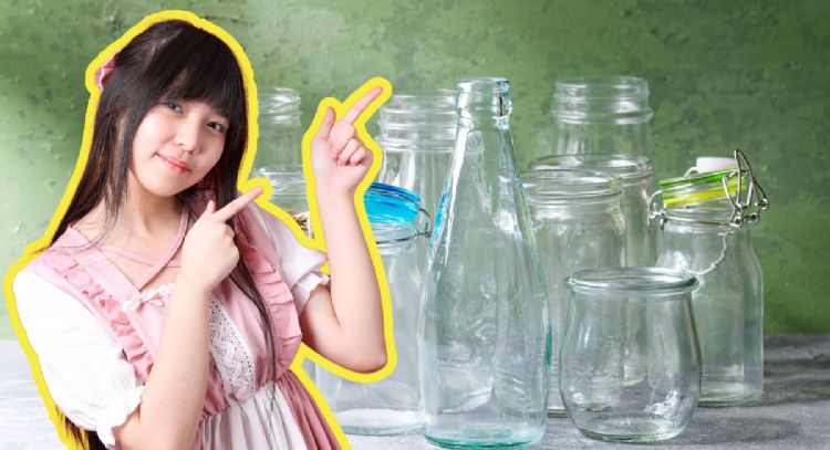 Reutiliza las botellas vacías de vidrio y transformarlas en una pieza muy original para tu hogar