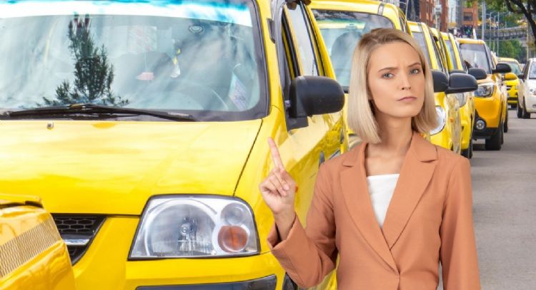 Cuánto cuesta la carrera mínima de taxi en Bogotá en 2025: qué hacer si te cobran de más