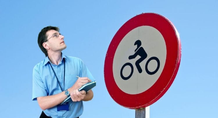 Di adiós a las multas: estas son las 6 nuevas señales de tránsito que deben respetar los motociclistas en Colombia