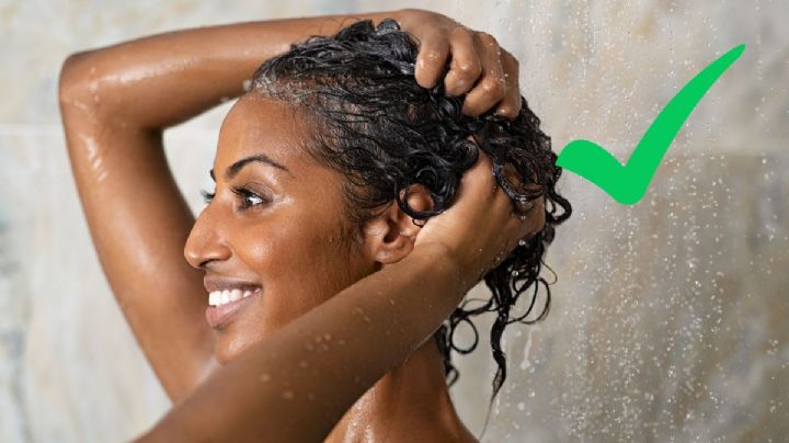 No gastes de más, así puedes lavarte el pelo en casa como si fueras al salón de belleza