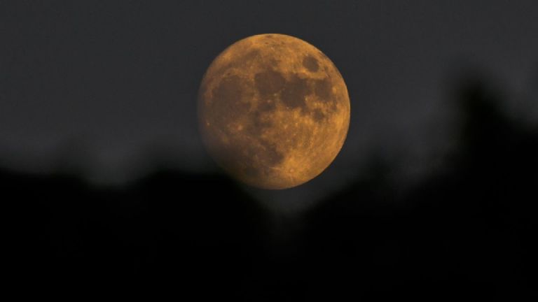 efectos del eclipse total de luna llena en virgo segun la astrologia