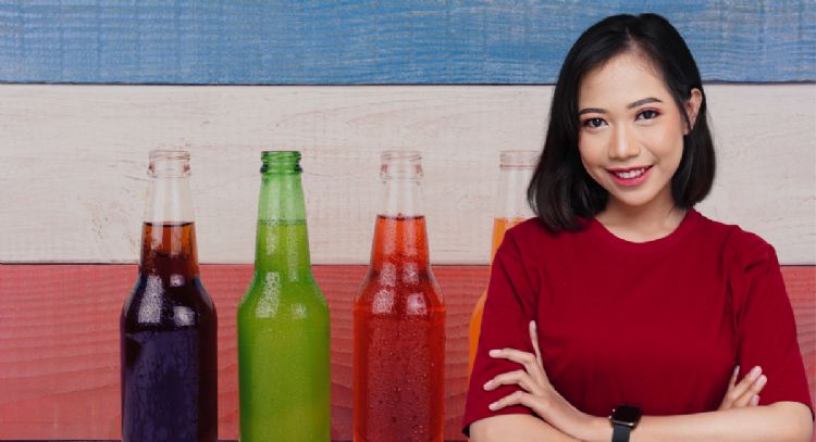Reutiliza botellas de vidrio y crea un jardín colgante que atraerá todas las miradas
