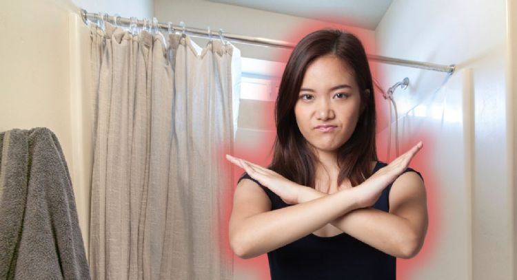 Las cortinas en la ducha no van más, esta es la innovadora solución para ampliar tu baño que es tendencia en 2025