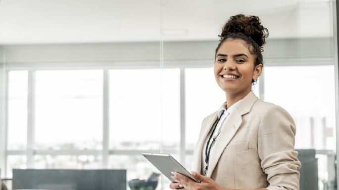 ¿Quieres trabajar en Comfama? Estas son las vacantes disponibles hasta el 2 de mayo
