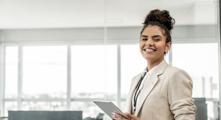 ¿Quieres trabajar en Comfama? Estas son las vacantes disponibles hasta el 2 de mayo