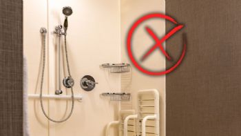 El canasto en la ducha es de otro siglo: esta es la mejor manera de ordenar el champú sin agujerear la pared