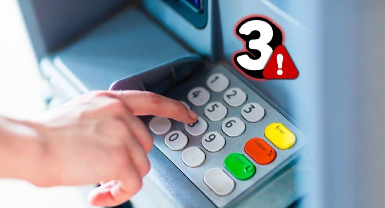 Las 3 señales para saber si un cajero automático tiene un clonador o ha sido modificado, según especialistas