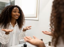 Qué quiere decir para la psicología que una persona hable sola todo el tiempo
