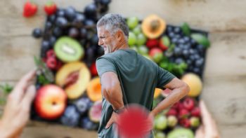 Por qué debes consumir esta fruta todas las mañanas si estás envejeciendo