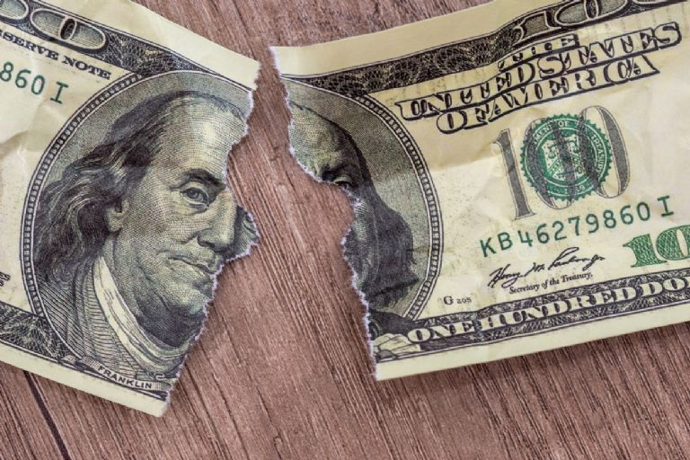 billete de dolar que sera rechazado en los aeropuertos y casa de cambio