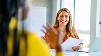 ¿Quieres ganar más de 2 millones de pesos? Estas son las vacantes de empleo en Colombia