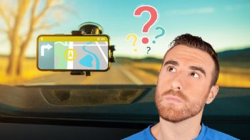 Toma nota: qué sucede en Colombia si usas Waze o Google Maps mientras conduces, según la Ley