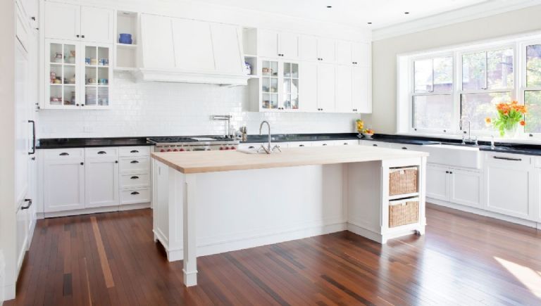 isla de cocina para agrandar espacio de almacenamiento
