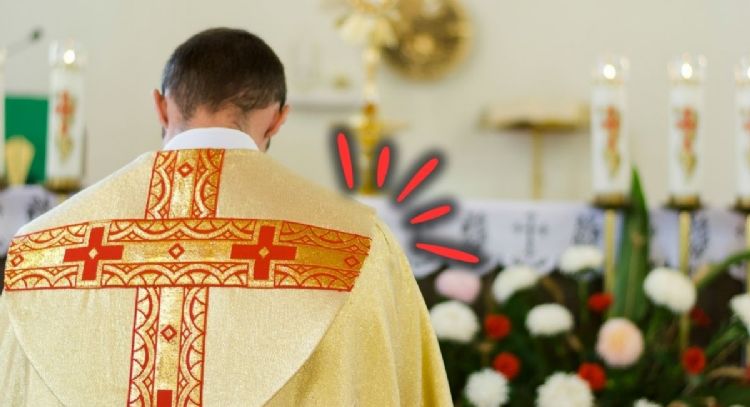 Toma asiento antes de conocer cuánto gana un Sacerdote en Colombia en 2025