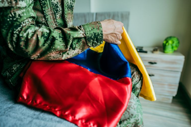 como postular a la vacante de empleo administrativa ejercito de colombia 2025