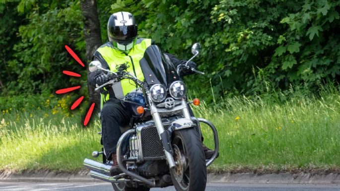 Toma asiento antes de conocer cuánto cuesta una multa por no llevar el chaleco reflectivo en moto en Colombia
