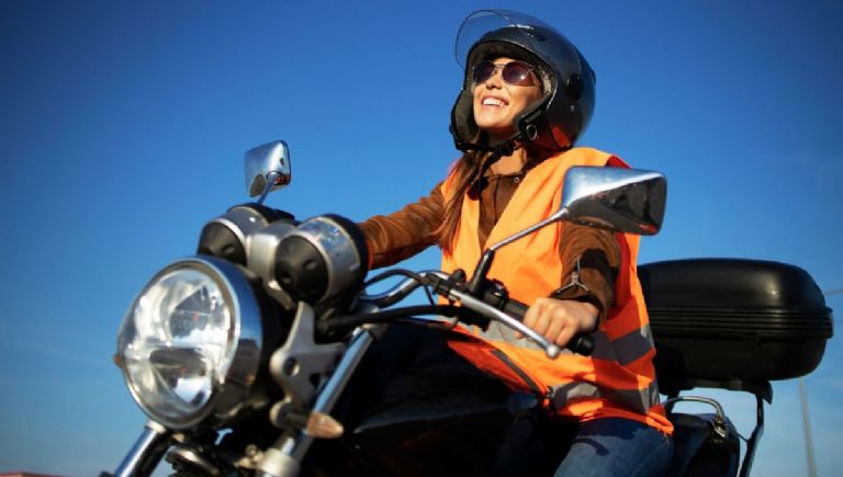 cuanto es la multa por no llevar chaleco reflectivo en colombia motociclistas