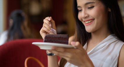 Prepare un delicioso Pastel de trufa de chocolate ideal para compartir con amigos