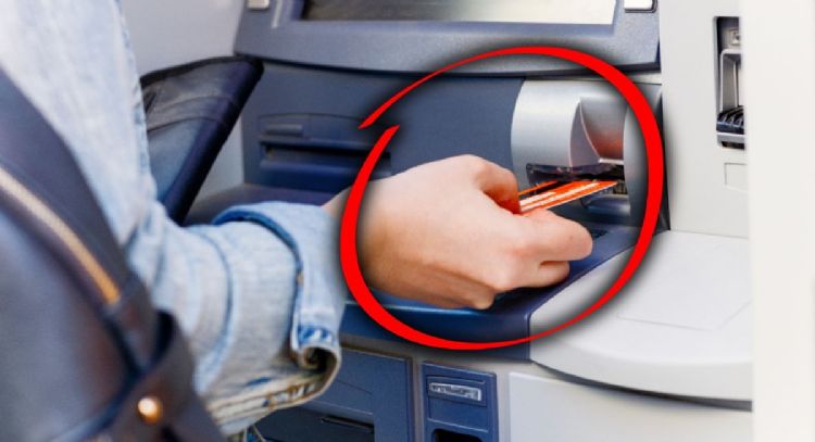¿Qué es un skimmer y cómo lo usan los delincuentes para clonar tu tarjeta bancaria en Colombia?