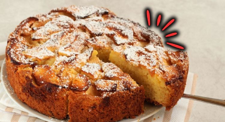 Prepara este delicioso bizcocho con manzanas y yogur ideal para el desayuno