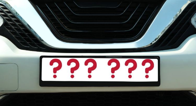Qué quiere decir la primera letra de la placa de un auto en Colombia