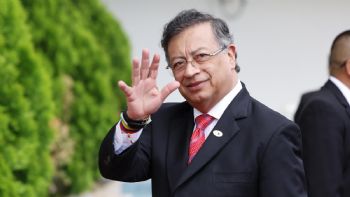 Toma asiento antes de conocer cuánto gana Gustavo Petro en Colombia 2025