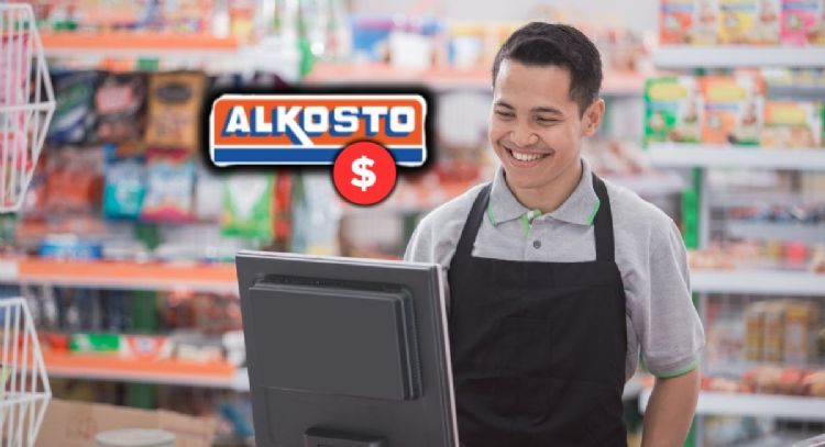 Toma asiento antes de conocer cuánto gana un cajero de Alkosto en 2025
