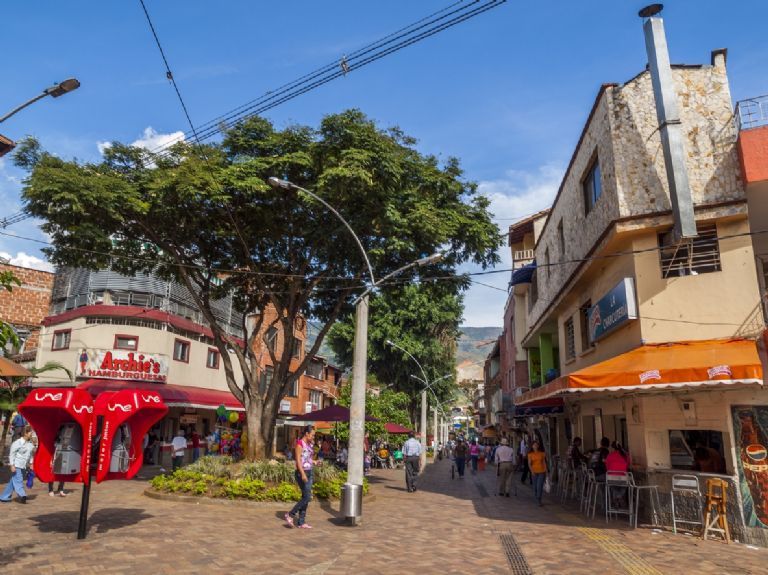 estafas en el centro comercial de medellin punto clave