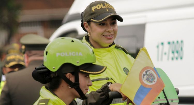 Confirmado: cuánto cobra un subteniente de la policía en Colombia, tras el aumento salarial