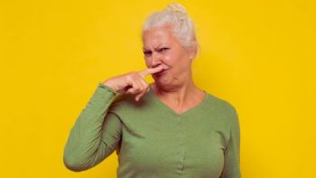 Cómo eliminar el 'olor a viejo' con este ingrediente de cocina que seguro tienes en casa
