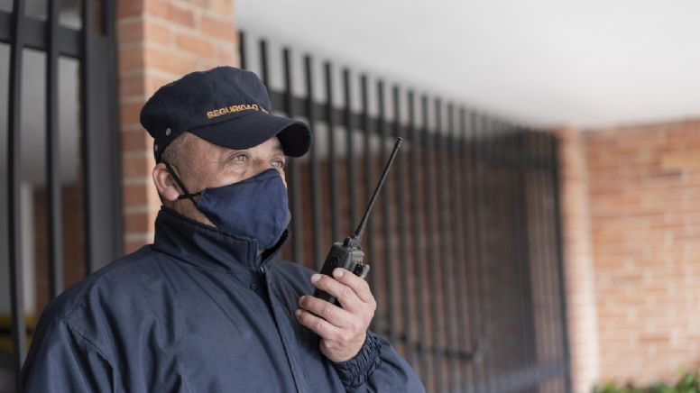 Toma aire antes de conocer cuánto gana un patrullero de la Policía en Colombia este 2025