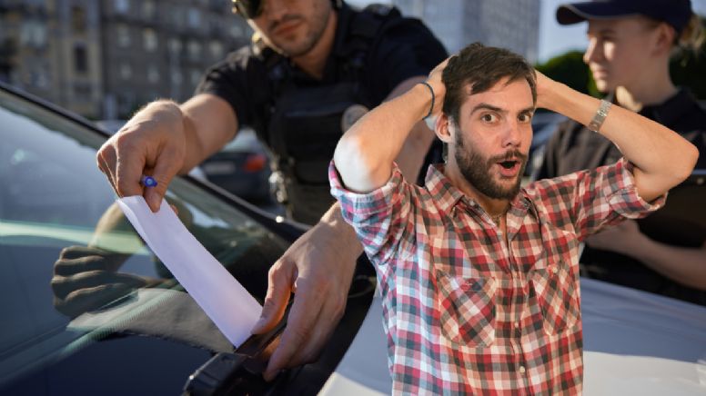 Toma aire antes de conocer cuál es la multa por no respetar la línea blanca en la calle: lo que muchos ignoran