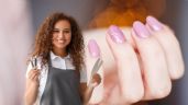 Foto ilustrativa de la nota titulada: 4 diseños con glitter para uñas almendra que sí puedes llevar en ocasiones formales
