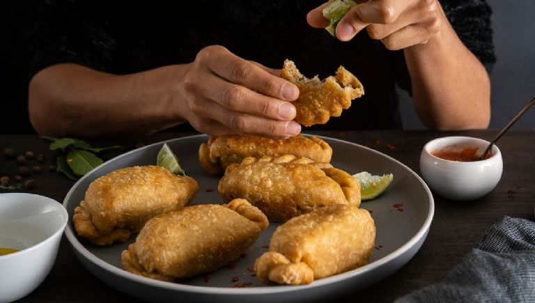 empanada frita colombiana