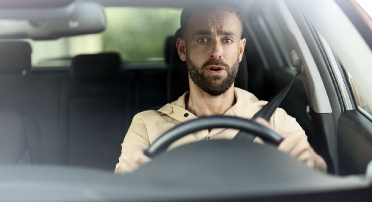 Cuánto dinero cuesta la multa en Colombia por circular lento en el carril rápido